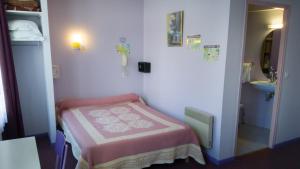 Hotels Hotel La Fontaine : Chambre Familiale (3 Adultes)