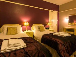 Twin Room with Private Bathroom room in Craglands guest house