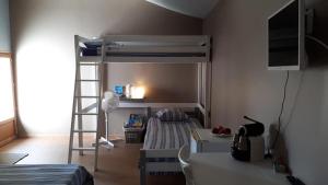 B&B / Chambres d'hotes 10 mn A7 Chambre d Hotes et gites de Cozance Piscine, Mini ferme gratuit - Spa et sauna en extra sur reservation : photos des chambres