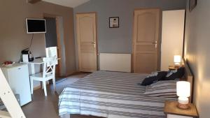 B&B / Chambres d'hotes 10 mn A7 Chambre d Hotes et gites de Cozance Piscine, Mini ferme gratuit - Spa et sauna en extra sur reservation : photos des chambres