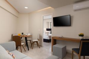 Deluxe Suite with Spa Bath