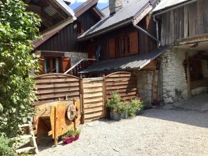 Appartements Chalet Lucie LE CHEVAL NOIR : photos des chambres