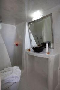 Luxury Santorini Villa 1 Bedroom Villa Stunning Sea Views & Outdoor Jacuzzi Oia