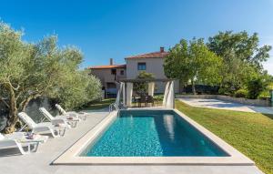 Terre Bianche with Private Pool and Whirlpool 