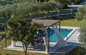 Terre Bianche with Private Pool and Whirlpool