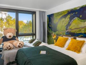 Superior Family Room - 1 Queensize bed and 1 Sofa room in Novotel Paris Porte Versailles