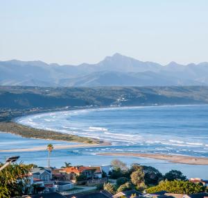 Panoramic Blue B&B - 3hvězdičkové hotely ve městě Plettenberg Bay