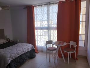 Estudio nuevo con baño, cocina y gran terraza