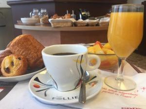 Hotels Contact Hotel Foch : photos des chambres
