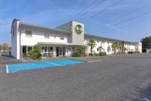 B&B HOTEL Pau Lescar - Larom