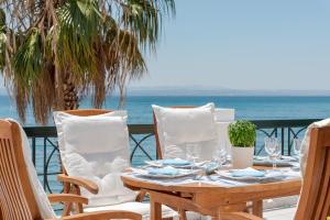 Beachfront Modern Apartment Evia Greece