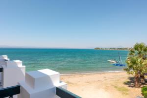 Beachfront Modern Apartment Evia Greece