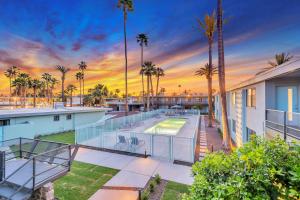 Modern Contemporary OT Scottsdale with Heated Pool