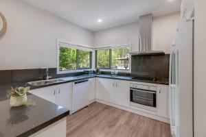 Central Views Halls Gap