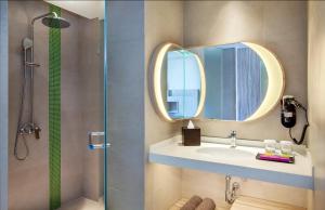 Family Room with 1 Queen Bed and 2 Single Beds