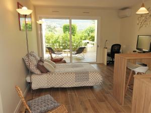 "Côté Charlemagne" Centre-ville Garage Piscine Terrasse