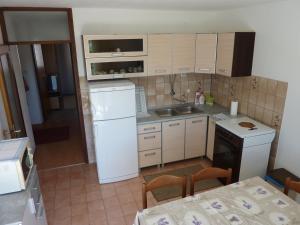 Three bedroom apartment & studio - Apartments Ždrijac