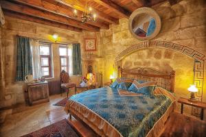 Budget Double Room room in Traveller's Cave Hotel