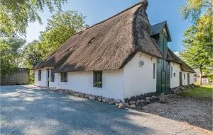 Gorgeous Home In Süderheistedt - Hanerau-Hademarschen