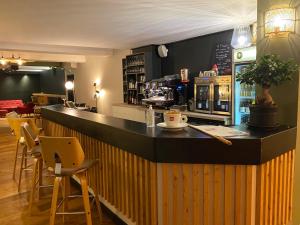 Hotels Le Miredames Hotel-Bar : photos des chambres