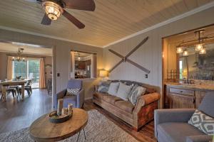 Beech Mountain Resort Condo - 2 Mi to Ski Slopes