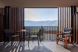 Premium Apartment with Balcony and Mountain View