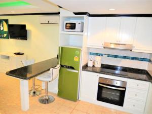 Jomtien beach condominium A2 with stylish European style kitchen