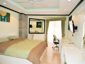 Jomtien beach condominium A2 with stylish European style kitchen