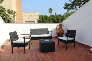 Double Room with Balcony and Shared Bathroom