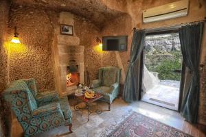 Junior Suite room in Traveller's Cave Hotel
