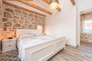 Holiday Home Lipa Naša