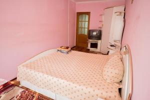 Затишна 2 кімнатна квартира, Тролейбусна