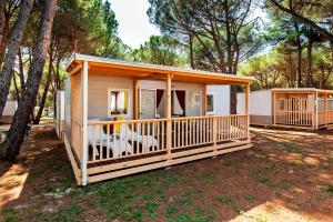 Comfort Mobile Home room in Mobile Homes Camp Bi Village - Adriatic Kampovi