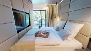 White Pearl Apartment 3.06