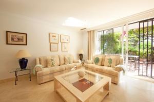 Apartment with Garden View room in White Pearl Beach Elviria