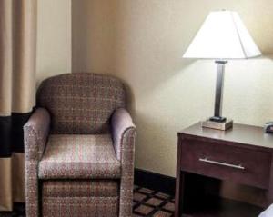 Room #48993806 room in Comfort Inn Richmond I-70