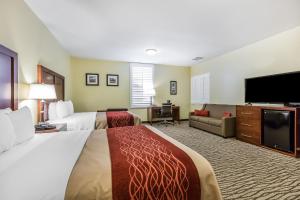 King Suite with Sofa-Bed - Non-Smoking room in Comfort Inn Pomona Near FairPlex