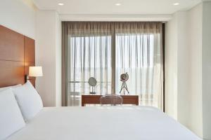 Bellevue On The Beach Suites