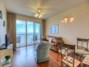 Two-Bedroom Apartment room in Celadon Beach II