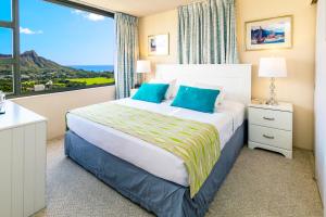 Fabulous Diamond Head & Ocean View Condo with Free Parking