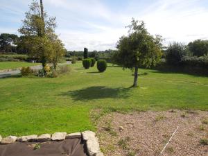 Maisons de vacances En Bretagne, villa de 2 a 8 pers , meuble de tourisme 3 etoiles nichee dans un ecrin de verdure a 2500m de la plage : Maison 4 Chambres