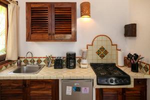 Villas del Rio 1BR1BA with dipping pool 1 block from beach New Listing