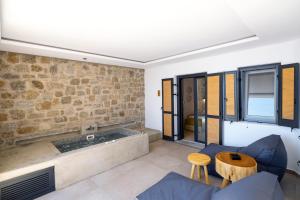 Pool View Apartment for 4 people with Private Terrace and Outdoor Jacuzzi