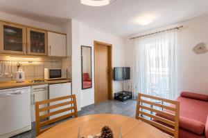 5 min from beach and center of Bol