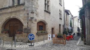 Maisons de vacances Maison atypique dans cite medievale : photos des chambres