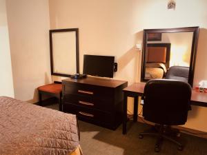 Red Carpet Inn & Suites