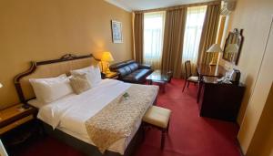Studio room in Grand Mandarin