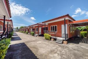 OYO 1166 Train Way Resort