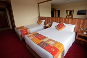 Triple Room room in West County Hotel