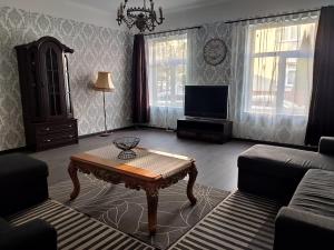 Chelsea Roosi 11 Apartment